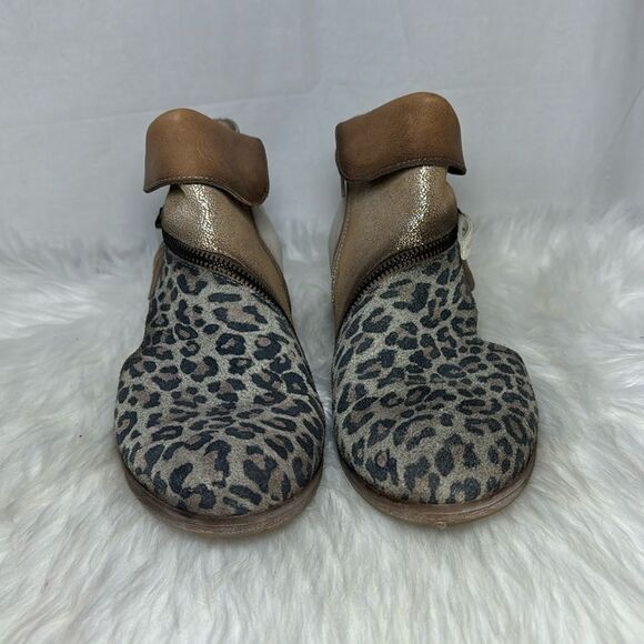 Unity In Diversity White Leopard Leather Side Zip Booties Sz 40/US 9 - Picture 3 of 7